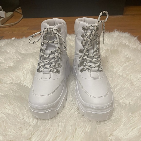 PRETTYLITTLETHING combat boots - Picture 1 of 2